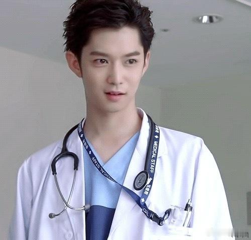 真的很少有人能逃过发腮发胖尤其是男演员 ​​​
