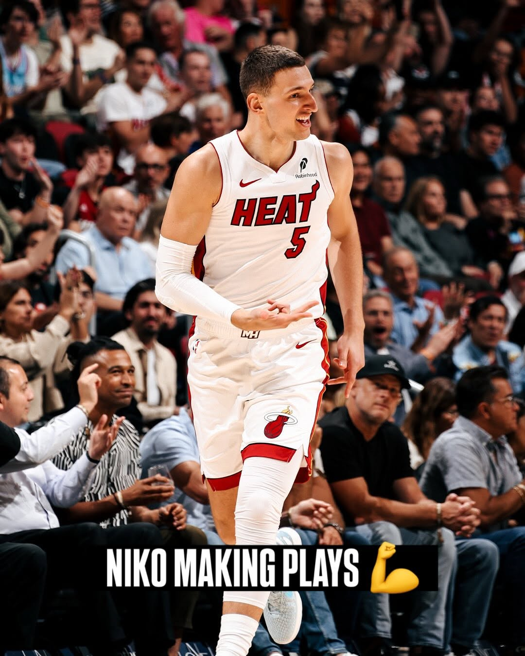 美国球迷：两周前，所有热火球迷（包括我）都想让约维奇离开球队。现在大家的想法都变