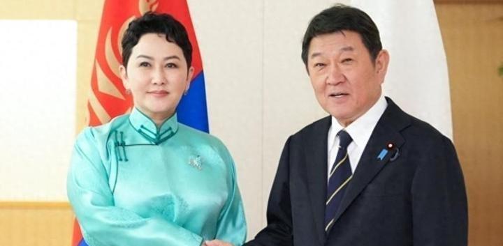 日本员工偷运稀土被我们当场抓获，这样的偷运行为必须重判！6月24日，根据日本共同