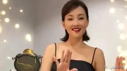 牛莉，曾是我国春晚上的“国民媳妇”，连续八年亮相春晚舞台，却在14年后悄然离去。