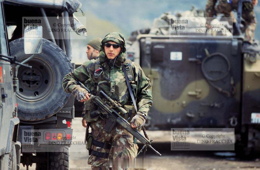 1997 年阿尔巴尼亚阿尔巴行动期间的意大利武装部队。烽火问鼎计划 阿尔巴行动（