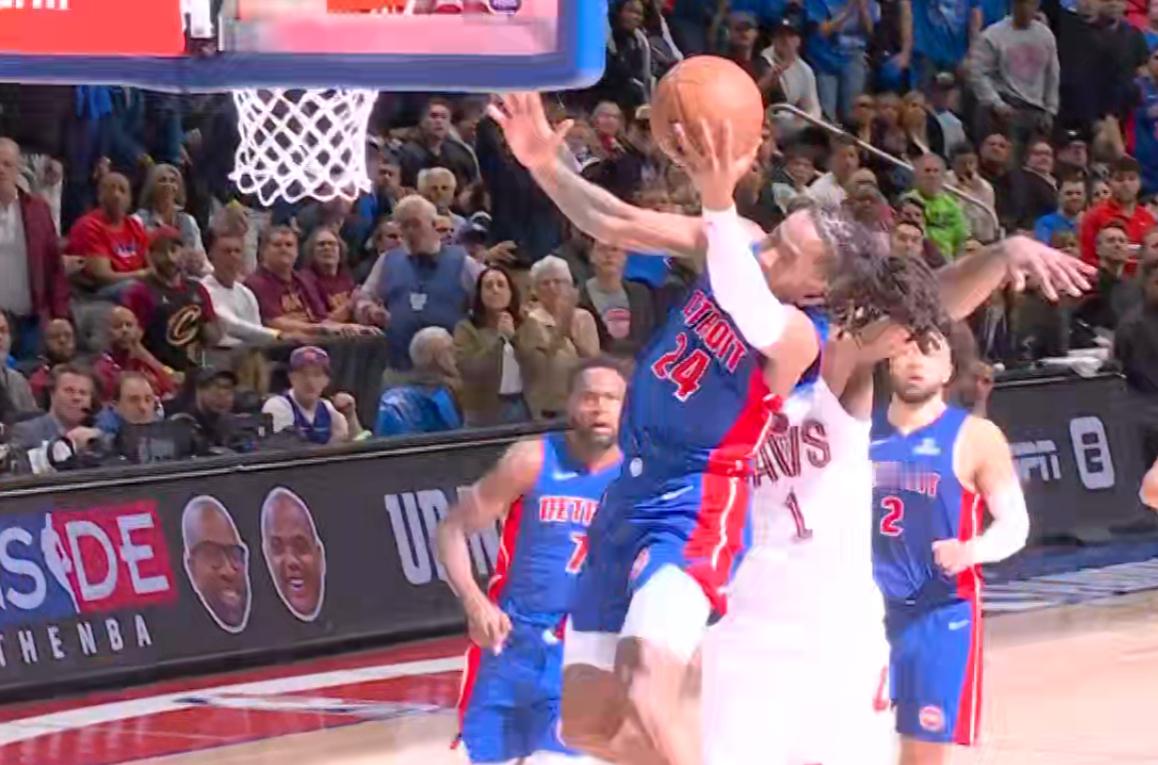骑士第四节梦游，米切尔全场梦游，活塞打疯了NBA季后赛