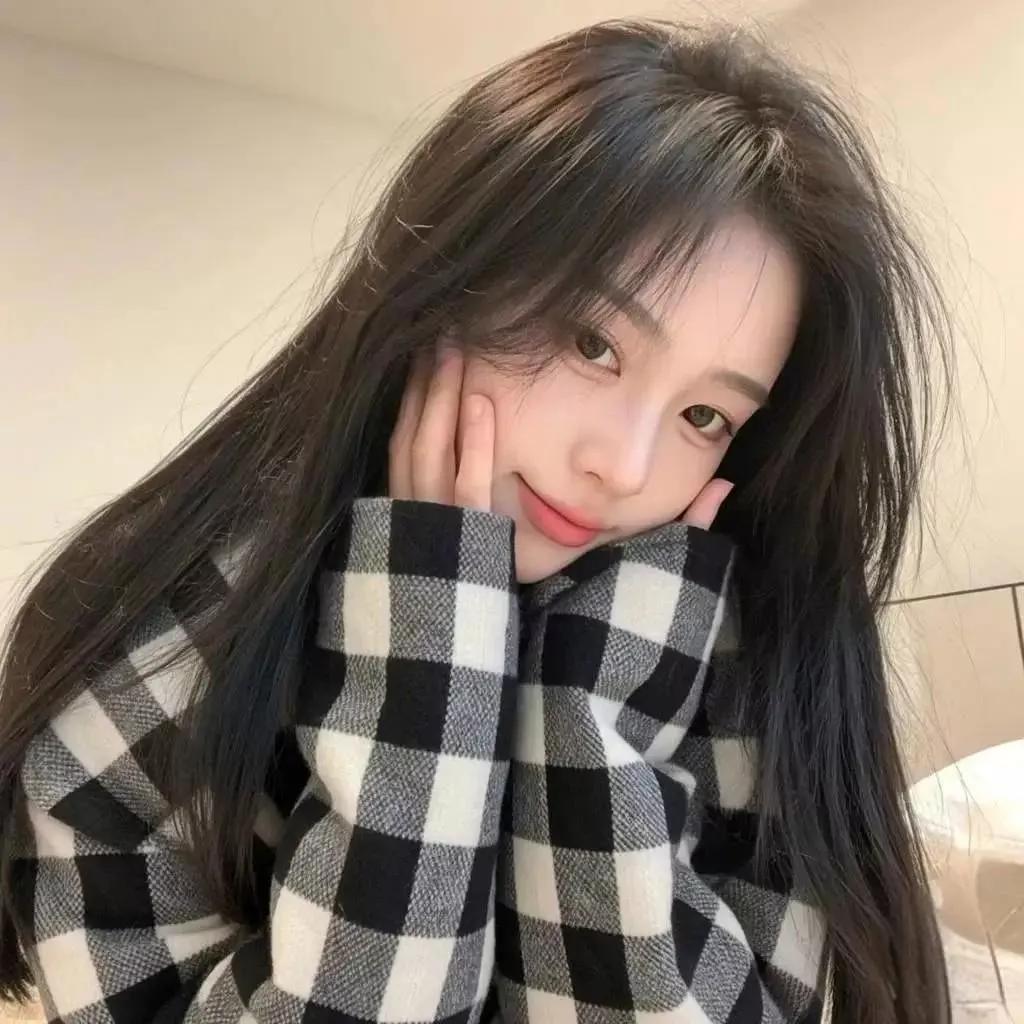 温暖冬日，黑白格纹的温柔拥抱💕黑白格纹穿搭 见面色毛衣 温柔风撞色 凉感拥抱 