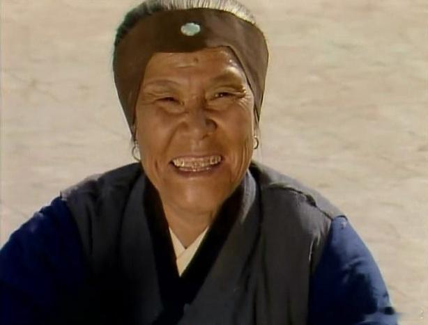 刘姥姥是《红楼梦》里最善良、懂得感恩、懂得回报的大好人。当年贾府看不起她，像打发
