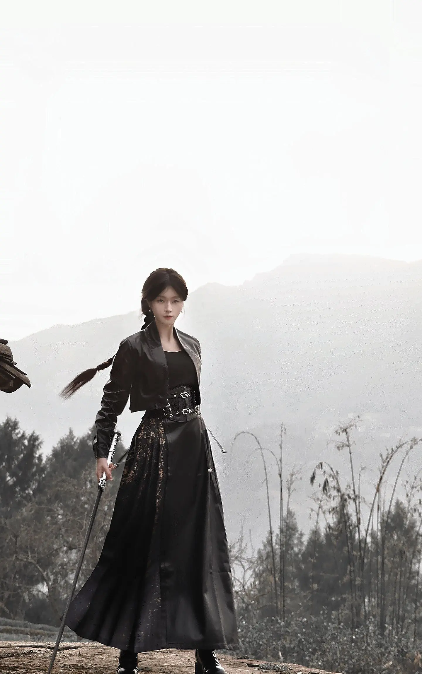 “想上山？跟我打一场再说”