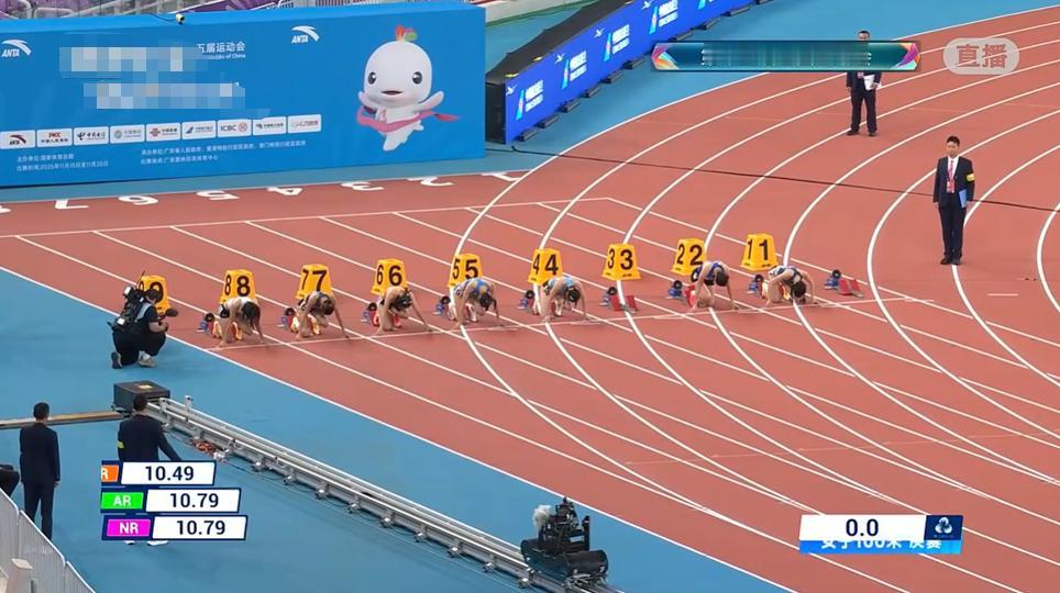 2025年中国女飞人诞生了！
在今晚的女子100米飞人大战中，第七道浙江选手陈妤