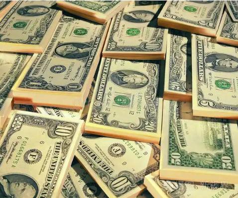 一个年顺差近1.2万亿美元的国家，钱到底去哪了？

国内投资走弱、消费收缩，十四