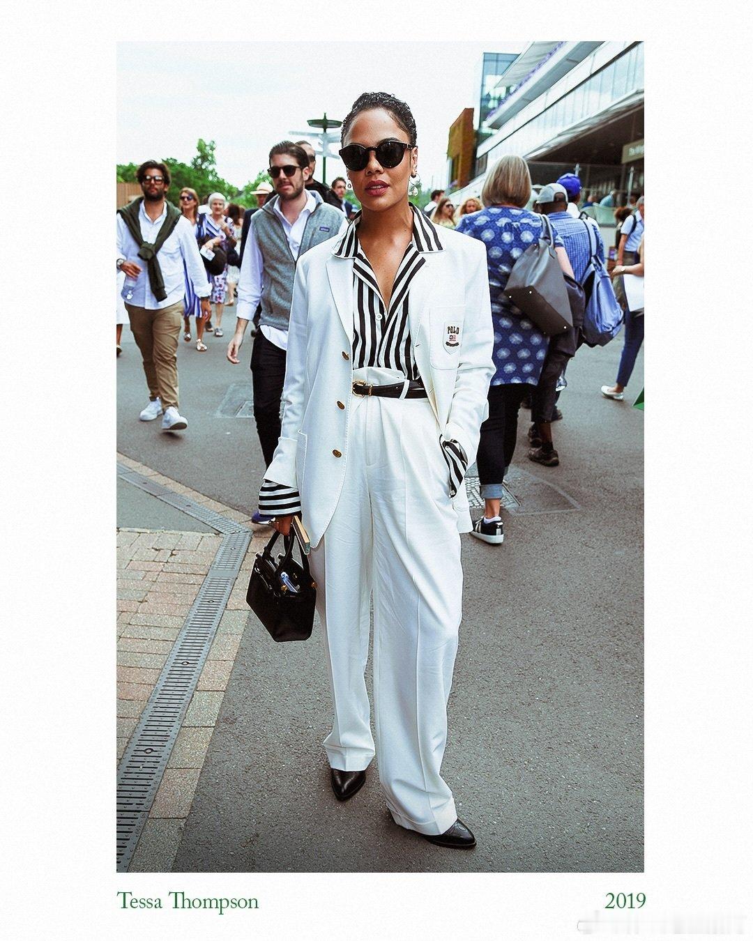 当看台与赛场同频🤍以温布尔登的经典全白，演绎伦敦时装周的优雅瞬间👏追求卓越 