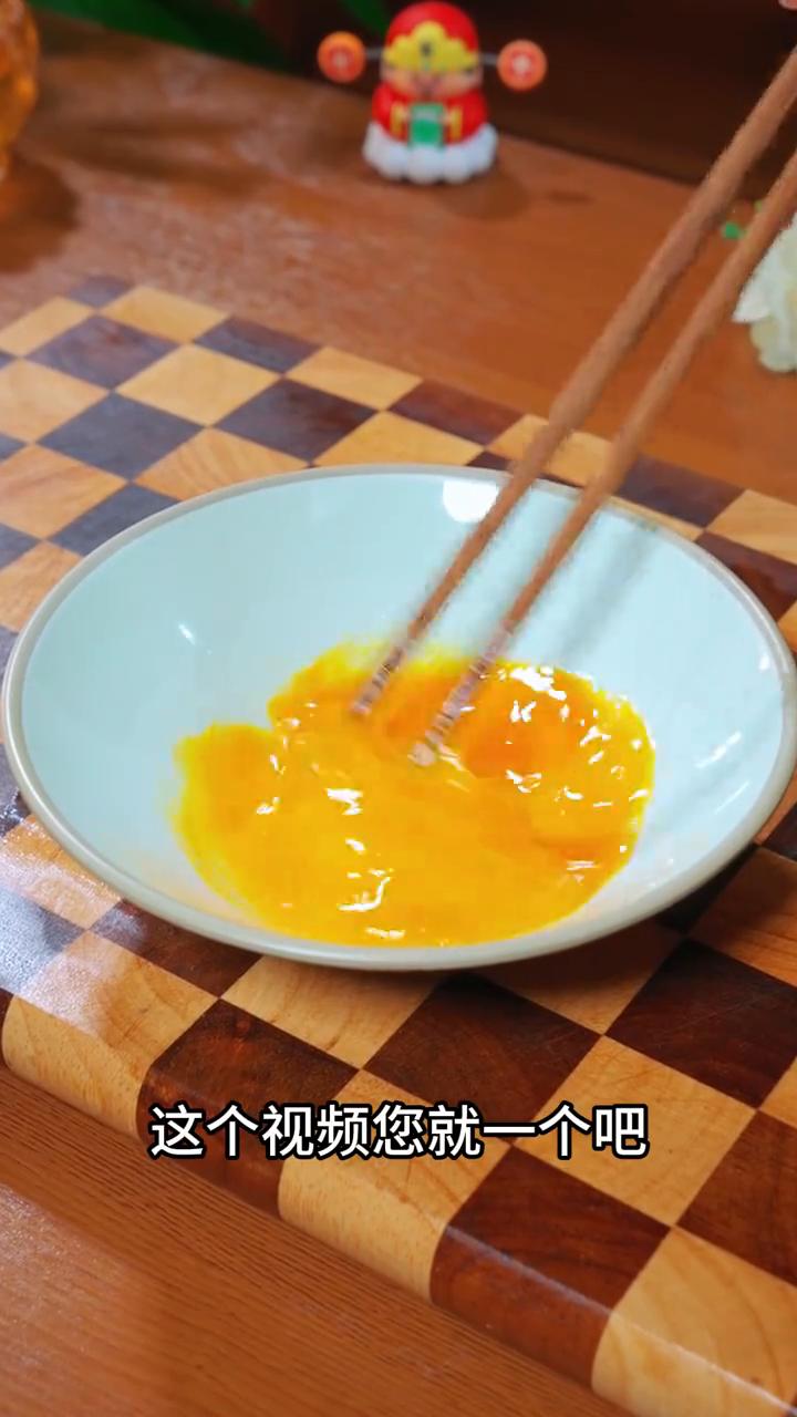 家人们注意看，以后土豆买回家别再只会炒土豆丝了。今天去餐厅吃饭的时候学了一个土豆