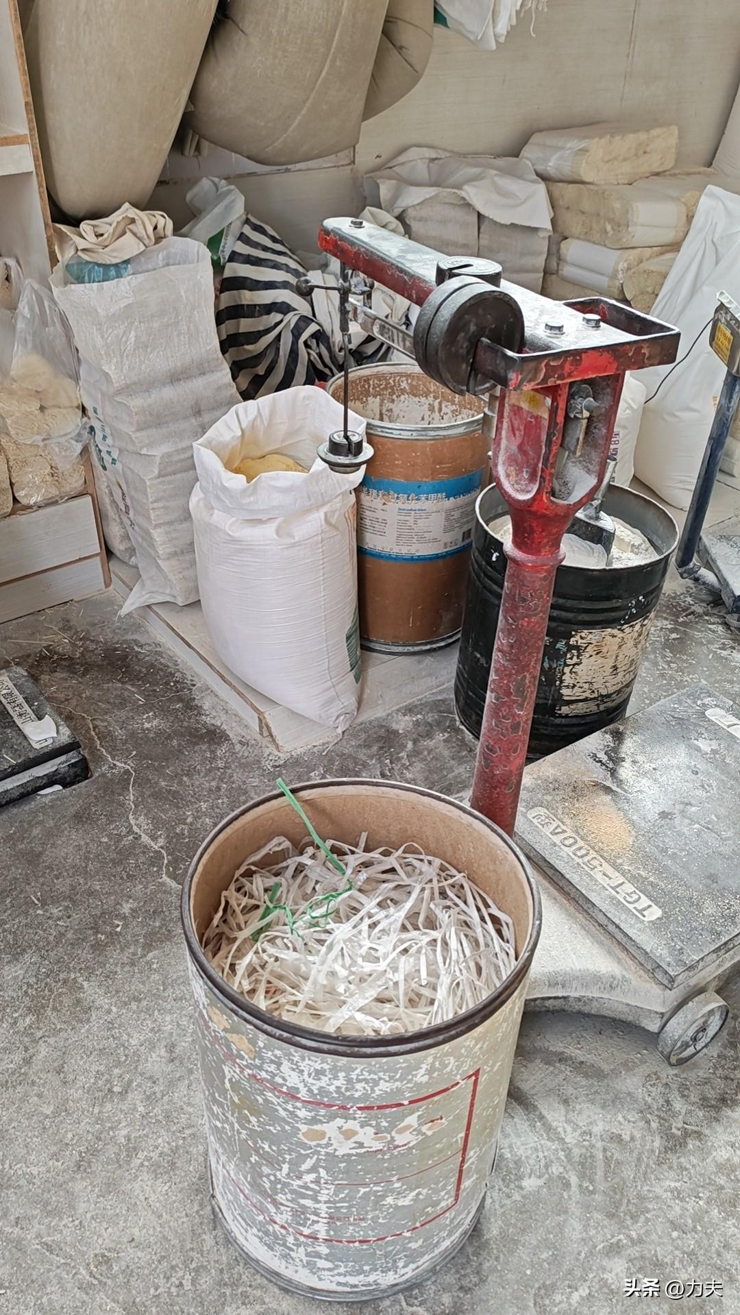 省去中间商，直接来面粉厂买面，总体感觉可以，泰安这家磨坊，对！以前我们就叫磨坊，