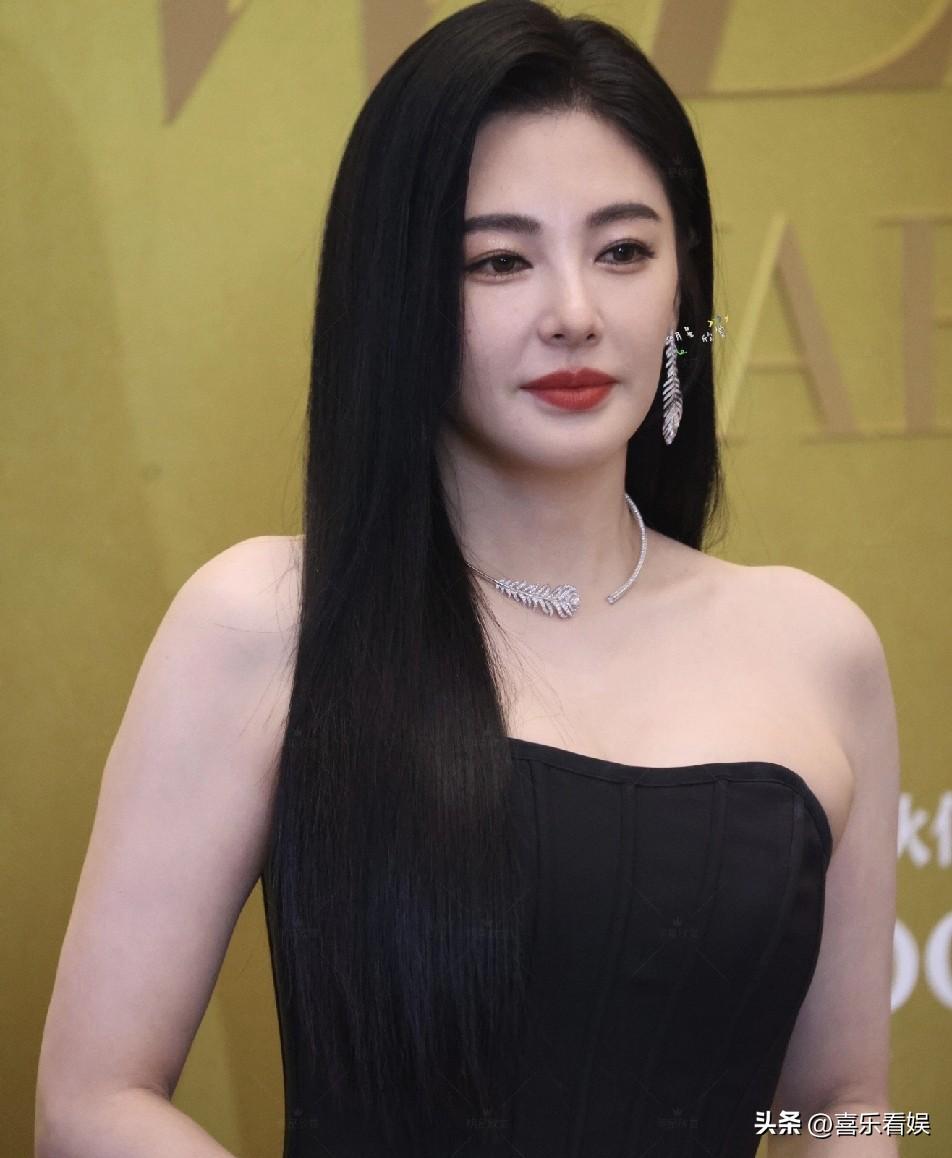 张雨绮，又被爆瓜了
 
3月19日，女星张雨绮又冲上了热搜，不久前刚被爆料“代孕