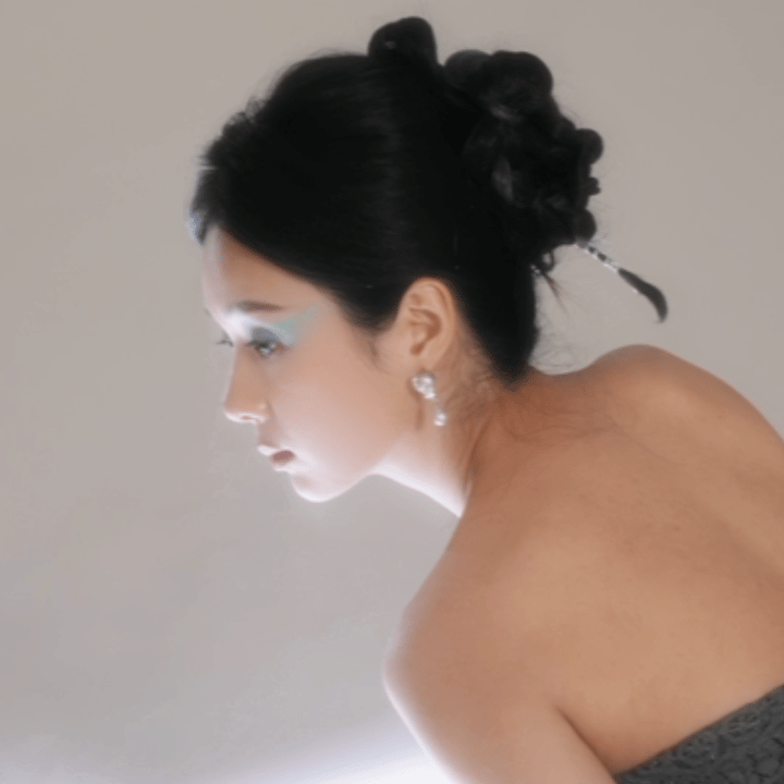 郑合惠子 山野精灵 郑合惠子好强的可塑性，前几天还在喊着想看郑合惠子演民国千金，