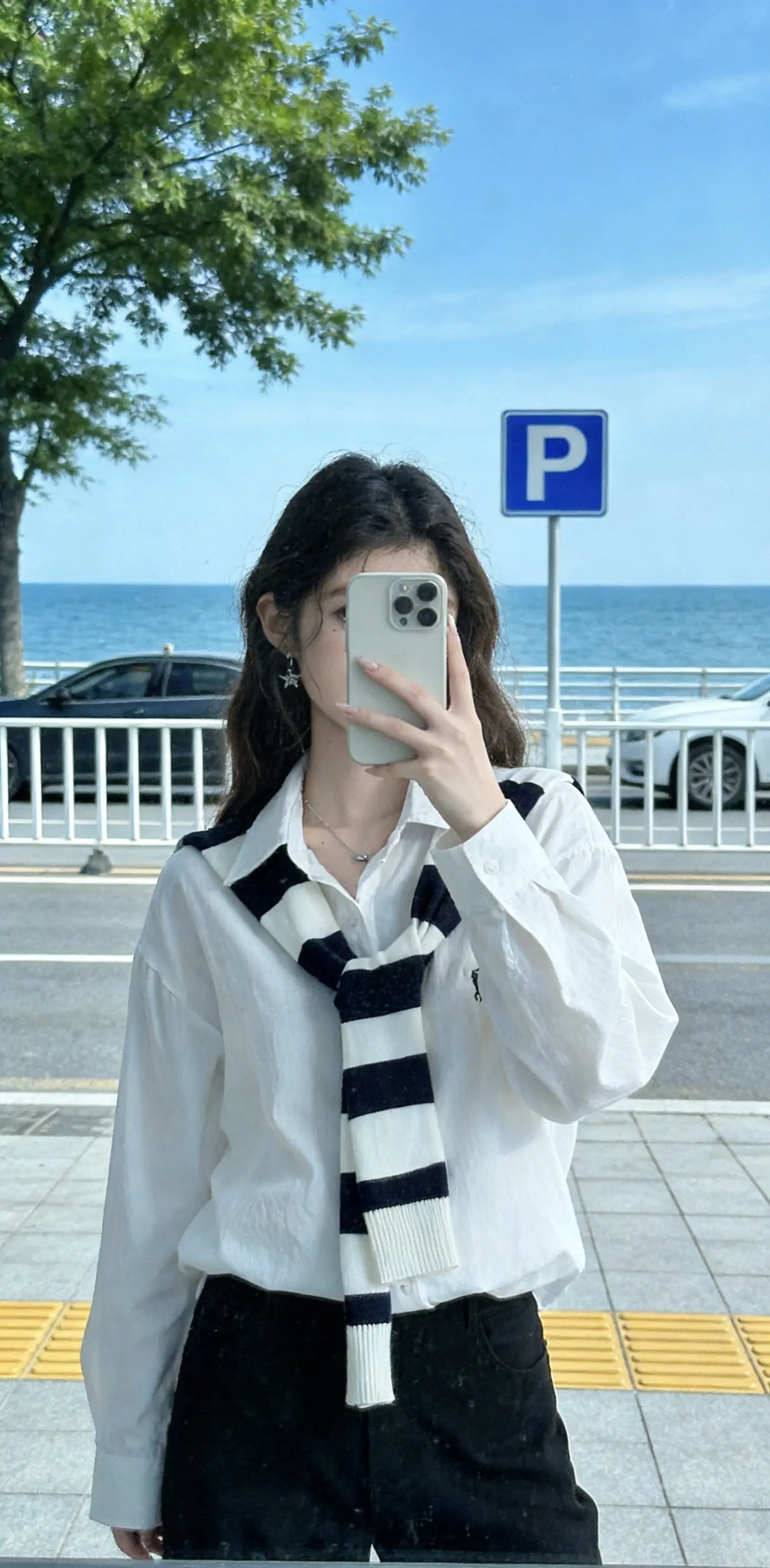 花很灿烂，“风也温柔，目之所及，皆是美好，无论你处于什么状态，你都要明...