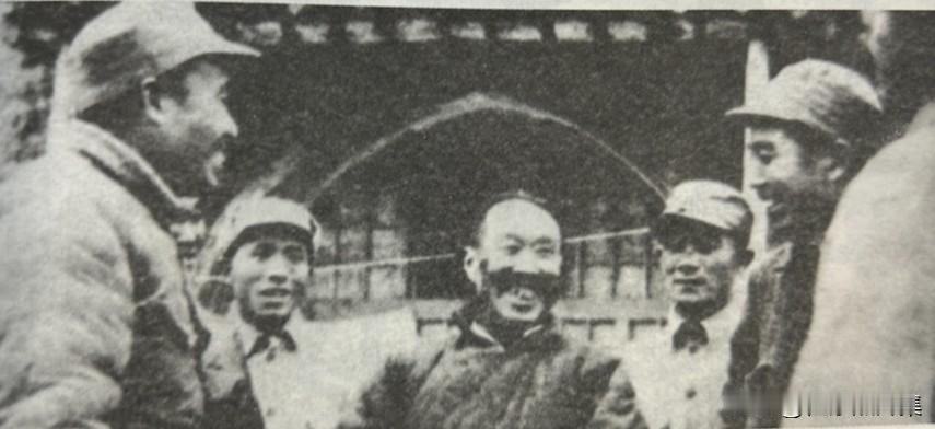 1941年春，朱德总司令在八路军留守兵团司令员萧劲光、三五九旅旅长王震等陪同下，