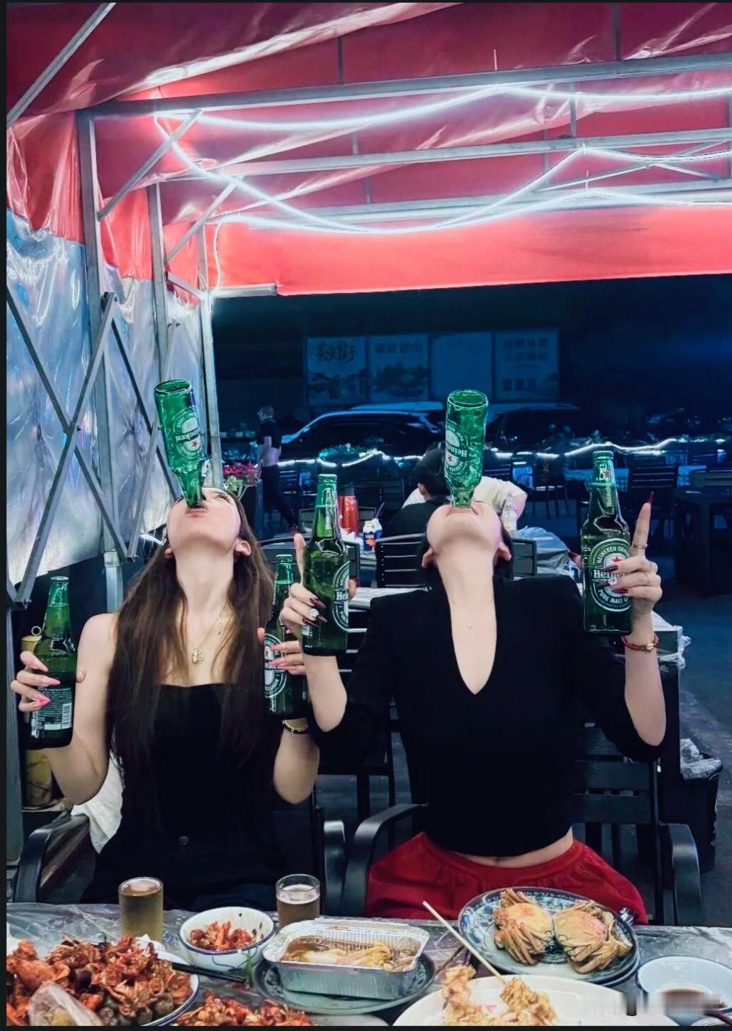 看得出，还是外国的女汉子更生猛一些。
这要放在国内，她们注定嫁不出去的，很显然没