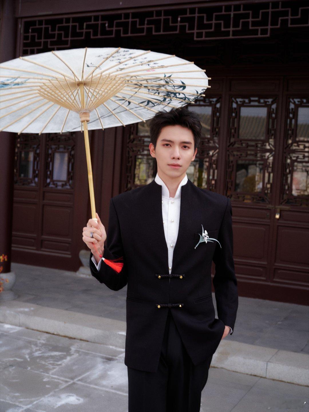 罗一舟二十有六山海任舟游 💚罗一舟霍旭 晚安一舟✨星辰为你而祝愿，前程一帆风顺