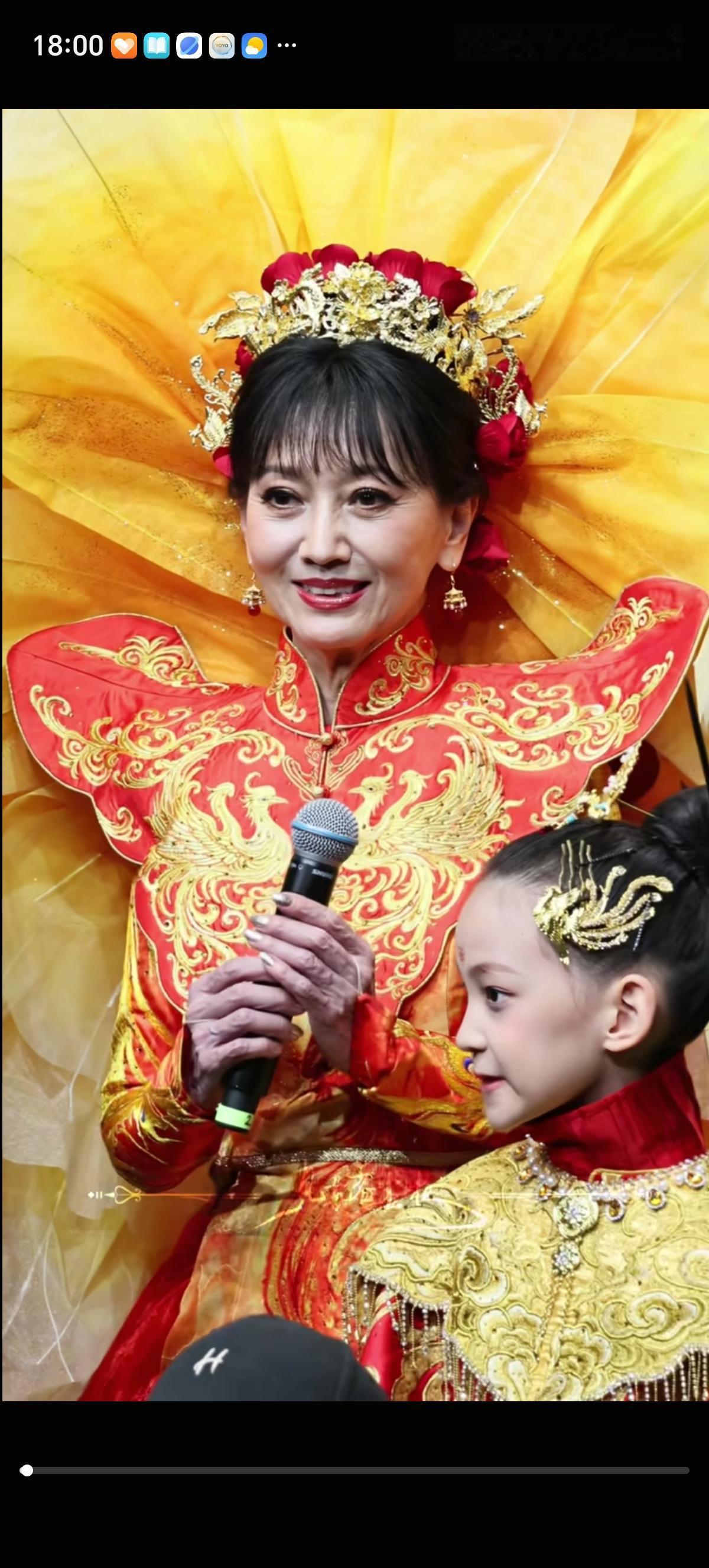 赵雅芝都73岁有两个孙女了，貌似一直在参加活动搞代言，一点退休的意思都没有，穿衣
