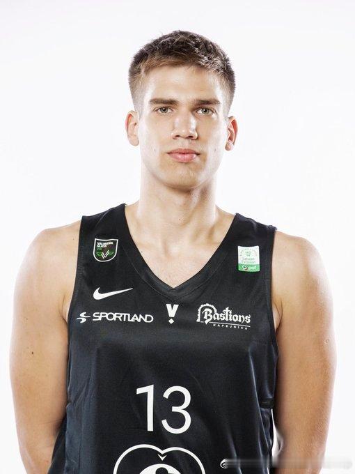 波黑后卫Harun Zrno（2004-198cm-SG)正式访问印第安纳大学，