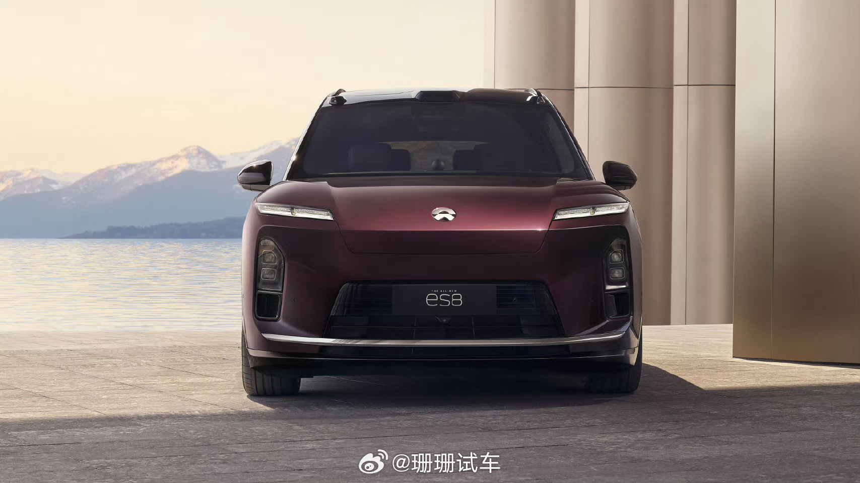 全新ES8也有红色漆了M42星云红 是那种一眼沦陷的高级红选配价1万元感兴趣的朋