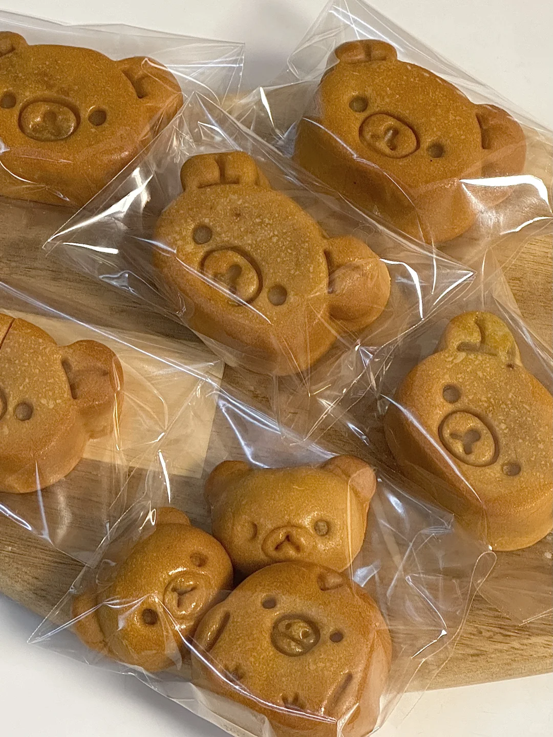 轻松熊广式凤梨月饼
