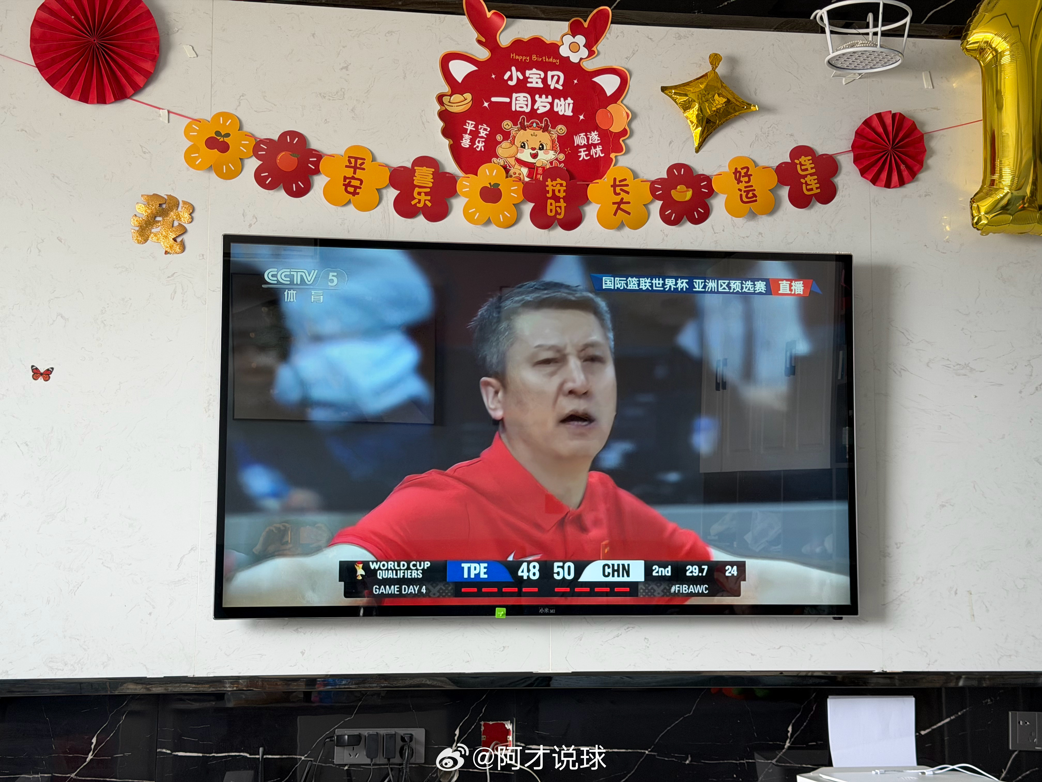 郭士强指导也有点轻敌了，尤其是上半场最后一分钟换上了焦泊乔等球员，他们的国家队比