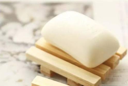 老司机的实用小妙招——车上放香皂用处比香水还实在1：除异味、清新空气香皂味道温和