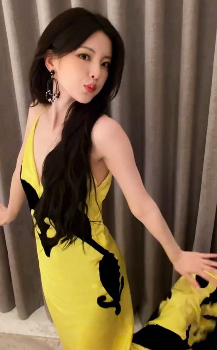 杨超越今天造型好好看，好美萌[送自己一朵花][送自己一朵花][赞]娱乐 惊艳 美