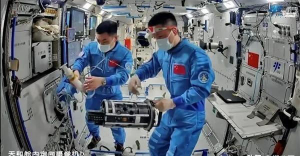 “空间站不许用中文！”2022年，美国发文谴责中国不遵守“国际惯例”，说我们在空