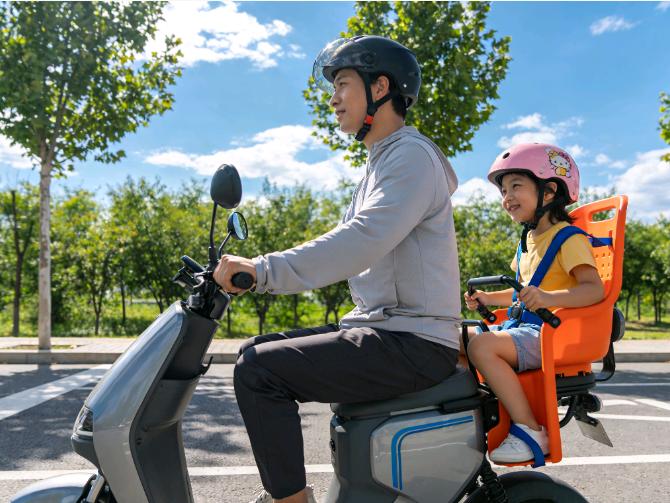 新国标电动车争议不用吵！真相其实很明确
 
新国标电动车不是“一刀切”为难人，铁