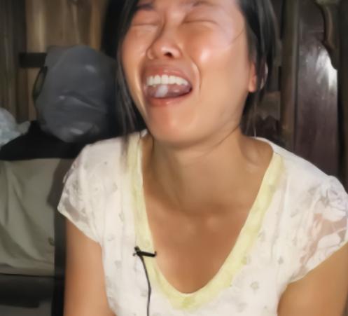 “虎毒尚且还不食子”，1993年，5岁女孩偷吃油渣，被母亲灌热油烫死。7年后母亲