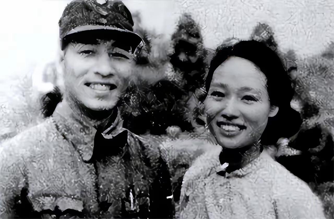 1941年,突击队长吴志勤在与日军激战中,不幸中弹腿受重伤,女护士陈冰把他带到寺