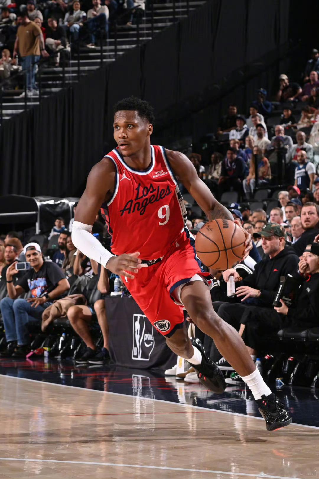 面对对方的顶级防守资源！马瑟林首发出战33分钟，14投4中，其中三分球4投0中，