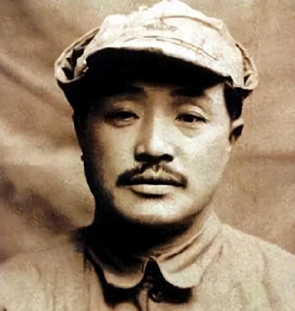 1957年周恩来亲自审定南昌起义主要领导人排序，最终决定贺龙元帅位列第二！

1