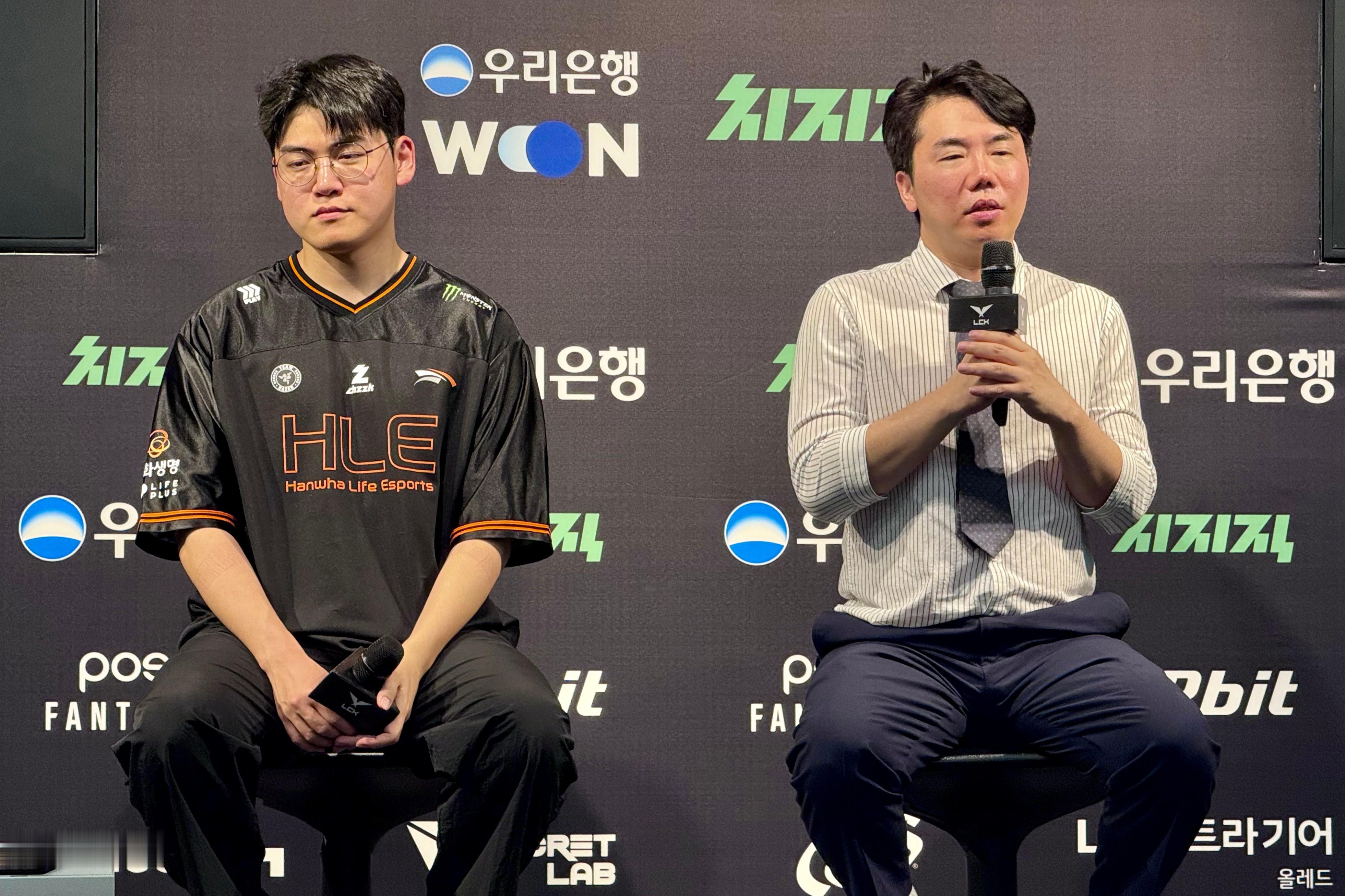 HLE的监督Homme和ADC选手Gumayusi接受赛后败者采访gen碾压hl