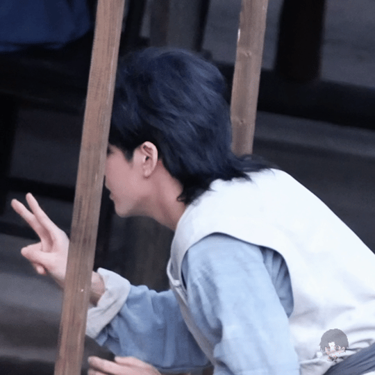 我们创一代是真的苦百姓苦，想救每一个穷苦人，不装那高高在上打不开的门曾舜晞吴老狗