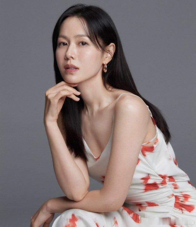 孙艺珍近期接受媒体采访的一组照片 ​​​
