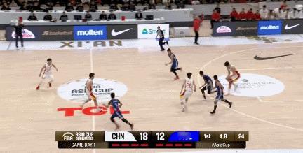 杨瀚森这个球太吓人了，中国男篮80-49大胜蒙古男篮这场比赛杨瀚森有一个很吓人的