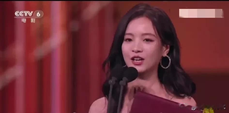 李庚希
世纪之星
第37届中国电影金鸡奖最佳女主角
现年24岁
凭《我们一起摇太