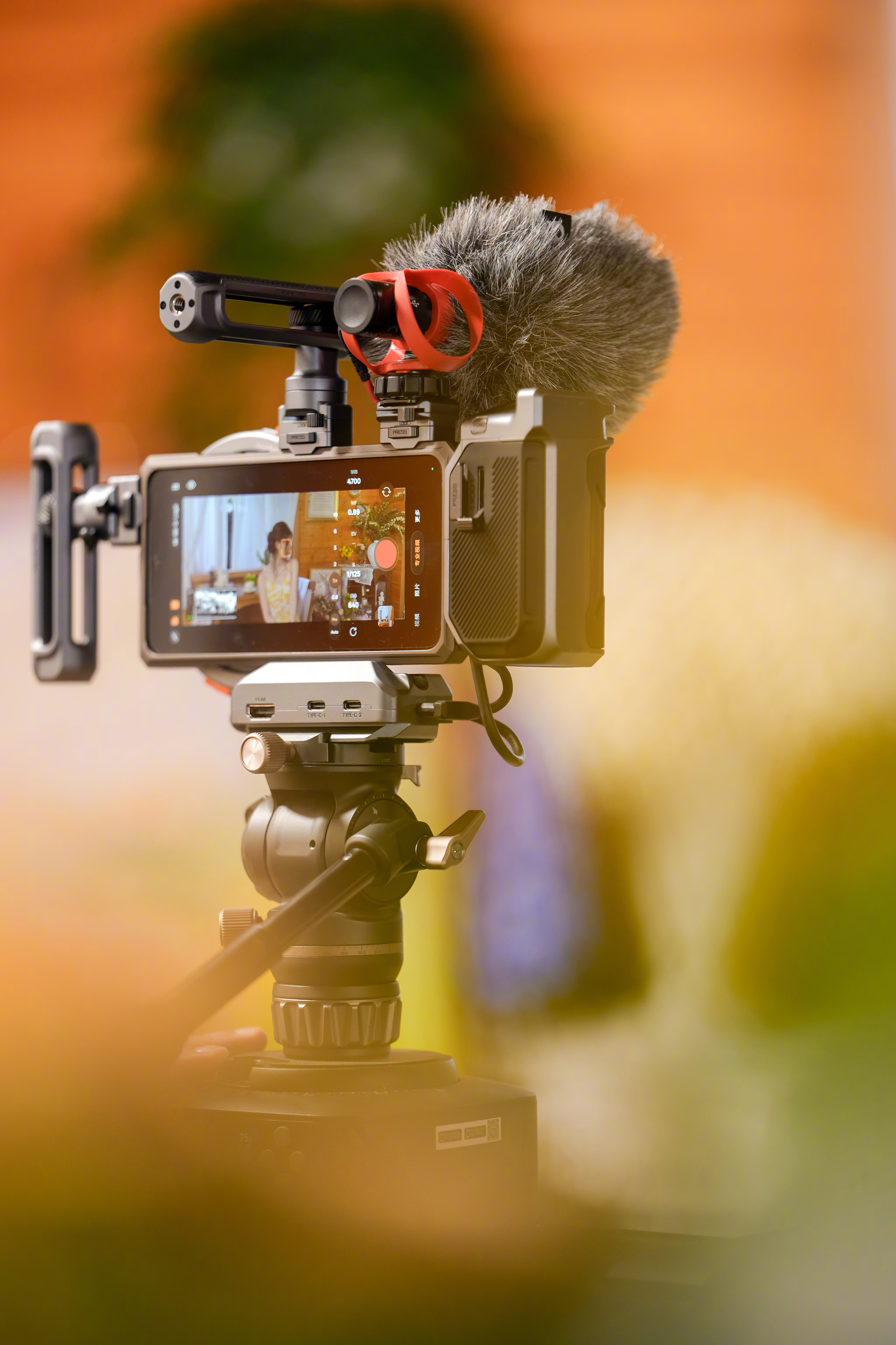 铁头这次直接给Find X9 Ultra做了一套完整的视频生态配件！专属兔笼+拓