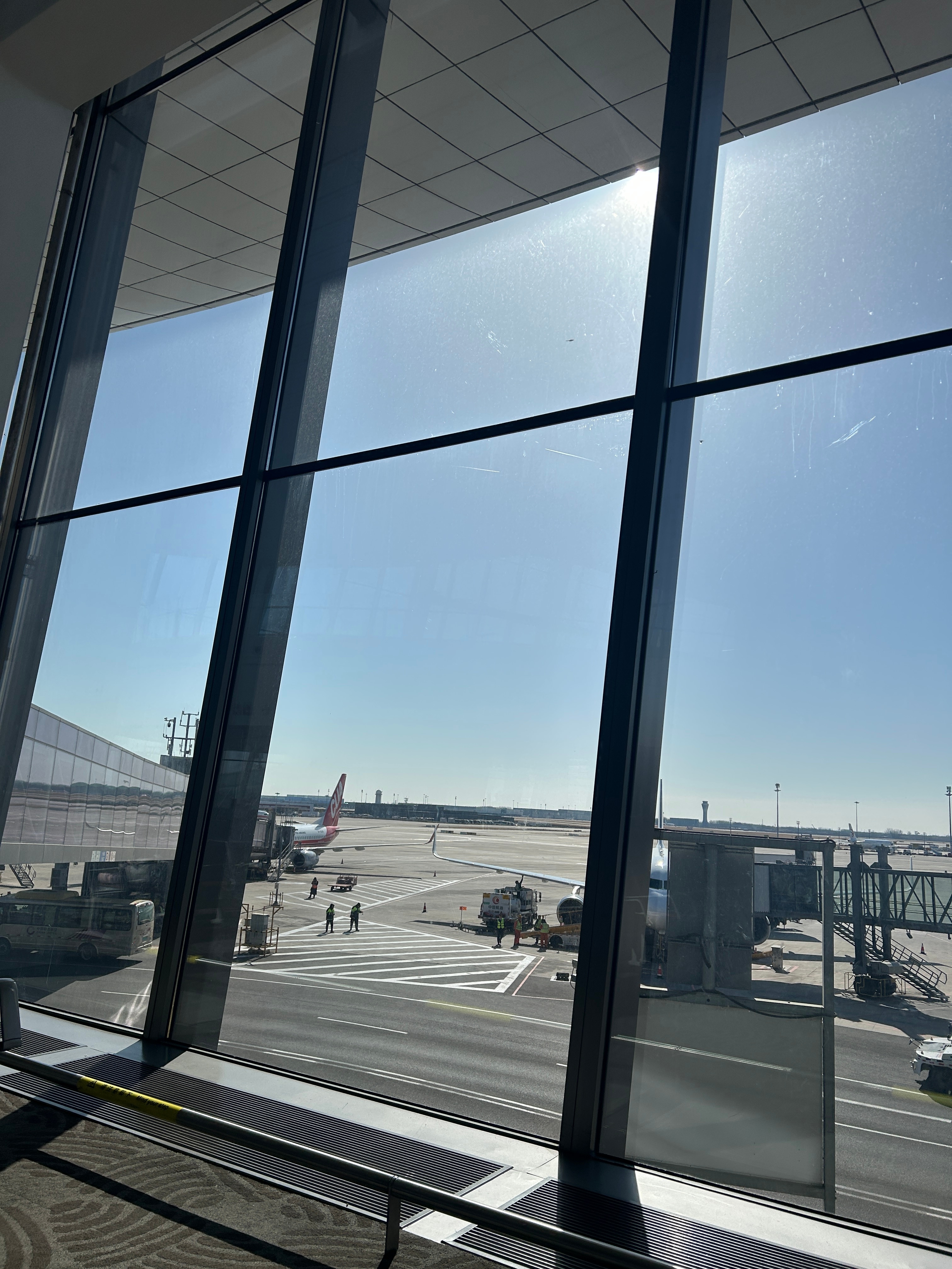 大兴机场的通行效率真挺高的，可能也是机场大，然后人没有那么那么多的原因，反正十分