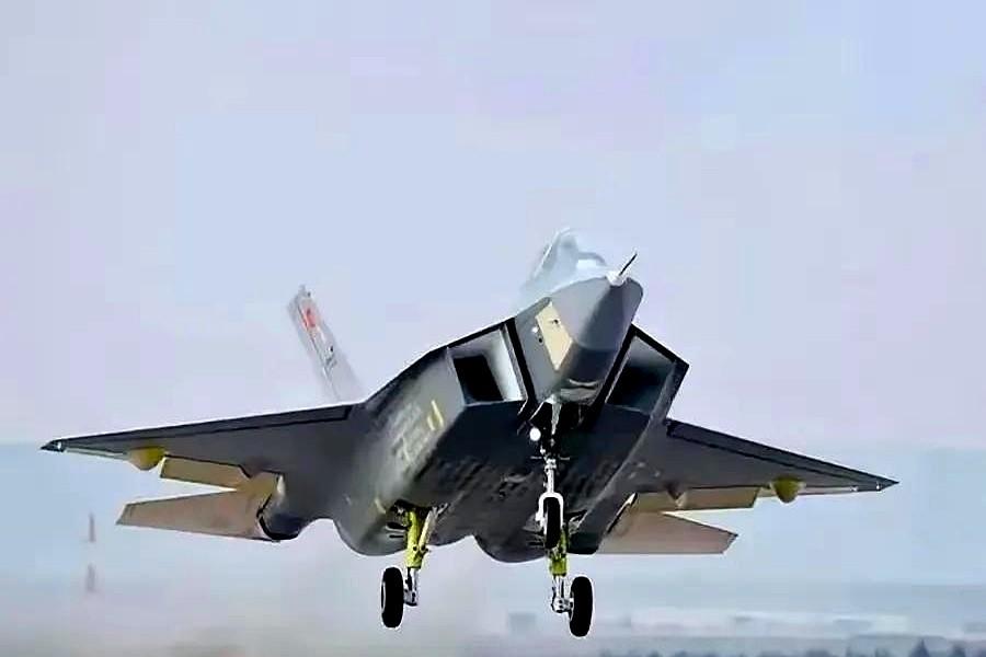 48架、100亿美元，印尼把土耳其“可汗”直接买空。网友@空翼拍砖：“隐身壳子+
