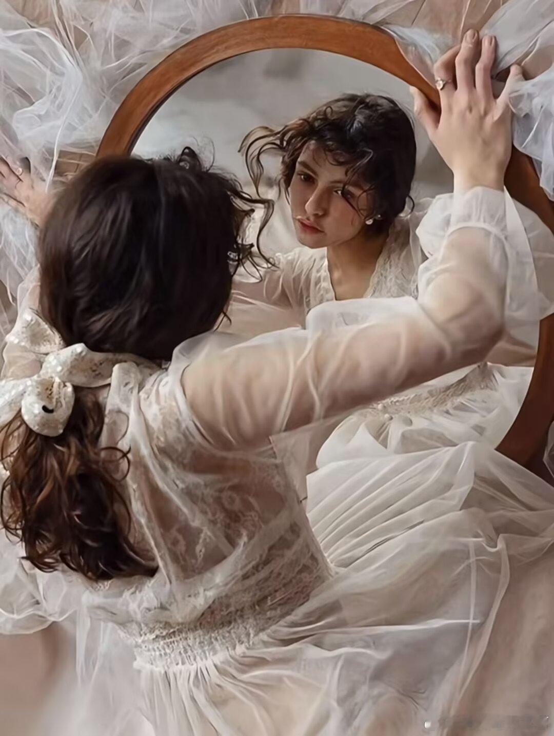 找到了超级适合水仙的绘画参考(๑•̑з•̑๑)੭ु⁾⁾ ༘☼ ​​​