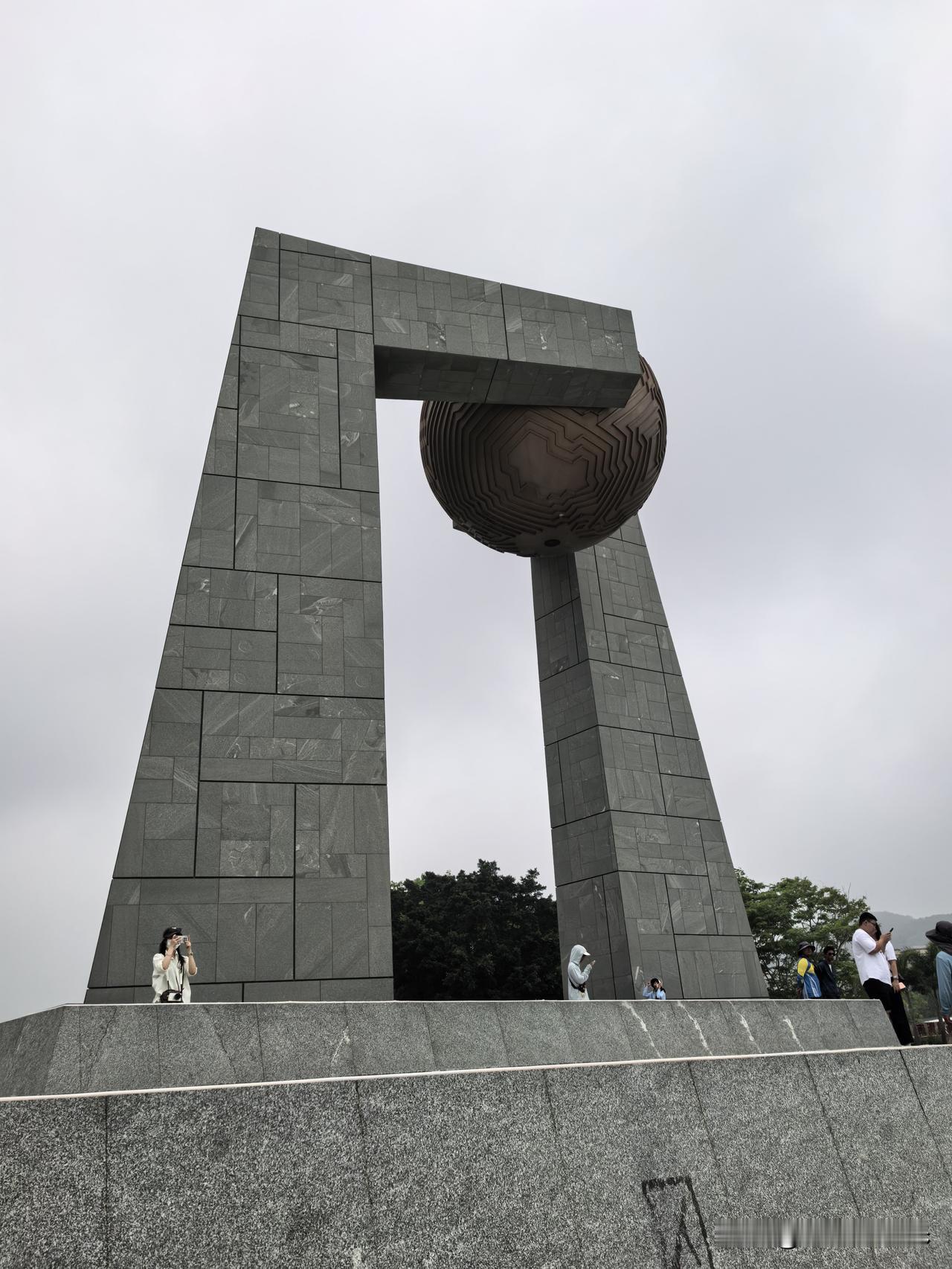 很多外地人都以为南澳岛是独立景区，压根不知道它是汕头市下辖的南澳县，还是广东唯一