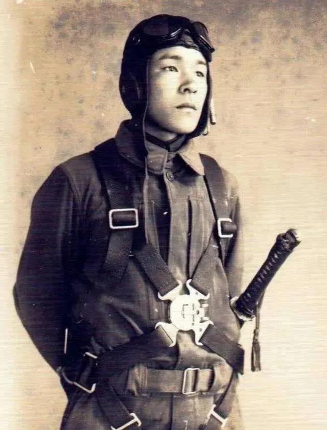 1944年，冈村宁次侄子在山东潍坊被八路军俘虏，冈村宁次用40多名被俘干部用以交