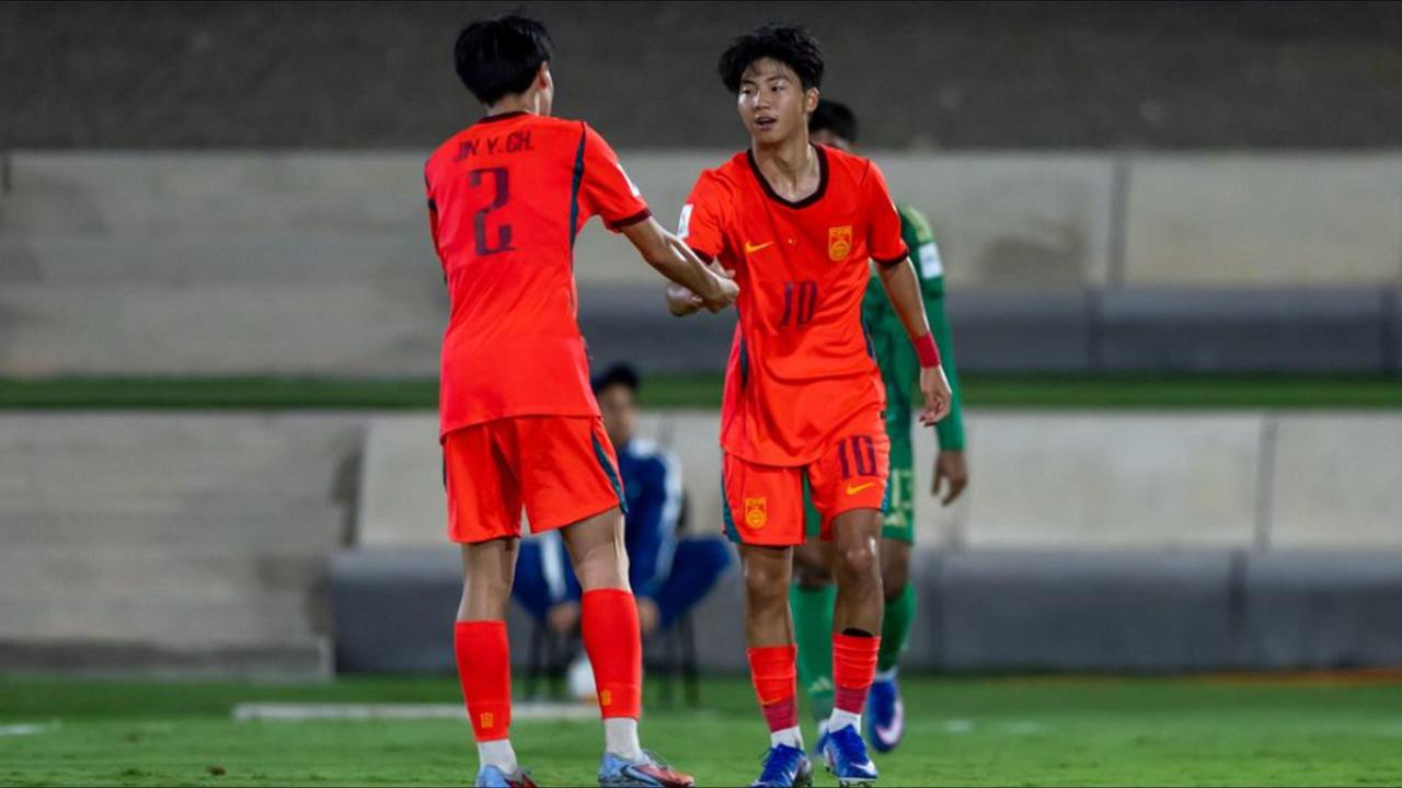 青训出头了，骂董路的更多了。
今年五一，我们一共9个大人带8个孩子旅游，非常疲惫