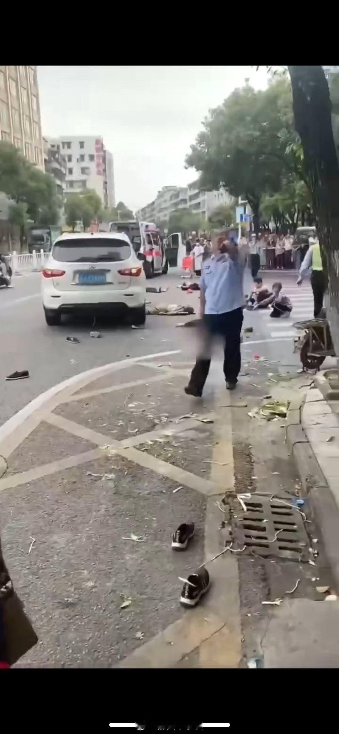 防不胜防，杀伤力大，严重影响市民出行安全！我估计，下一步，有司会对汽车的行驶安全