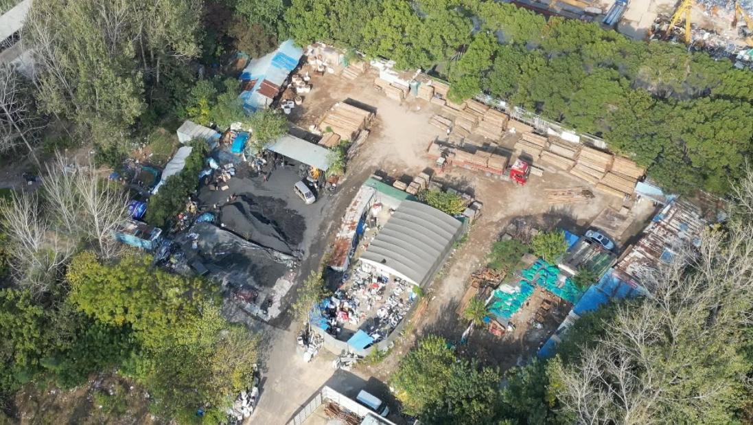 南京一公园被私人占领10年

耗资2.6亿元建成的南京二桥公园，在闭园后竟沦为一