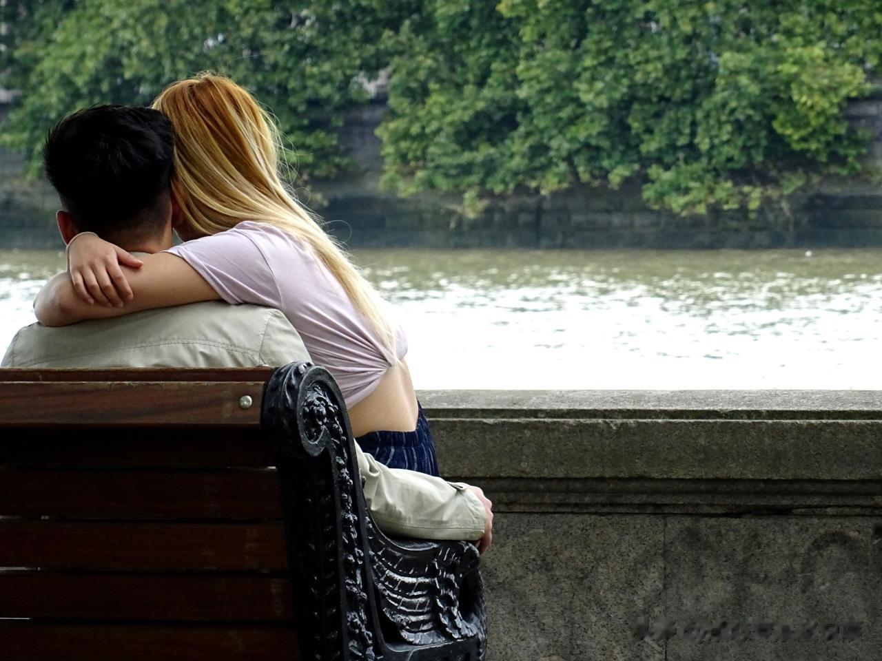 没搞定这3个问题，就选择再婚的女人，下场注定很悲惨！
 
婚姻咨询16年，我发现