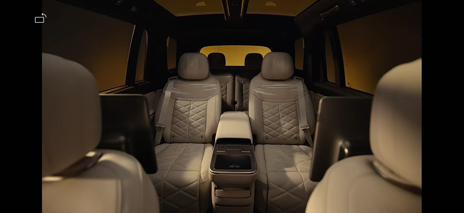 今天ES9发布了内饰的TVC，不知道大家有没有发现，这台中岛版的内饰是带hori