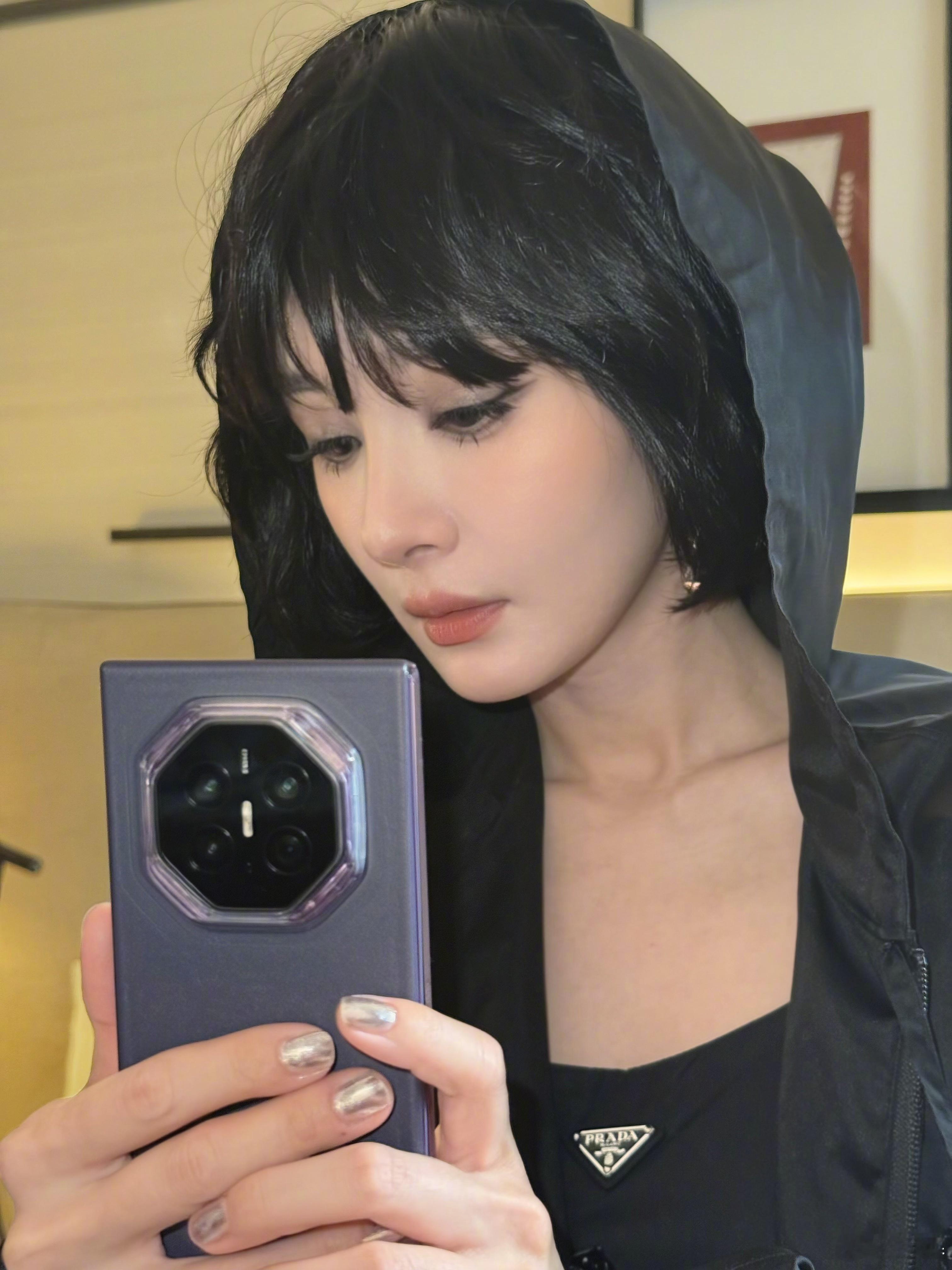 杨幂骗了全网家妻一直很抽象！[柯基]我抱回家啦~ ​​​